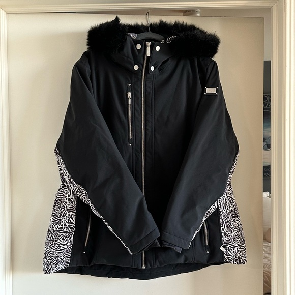 Like New!  Nils Ski Coat with Removable Faux Fur Collar.  Size 22 - Picture 2 of 6